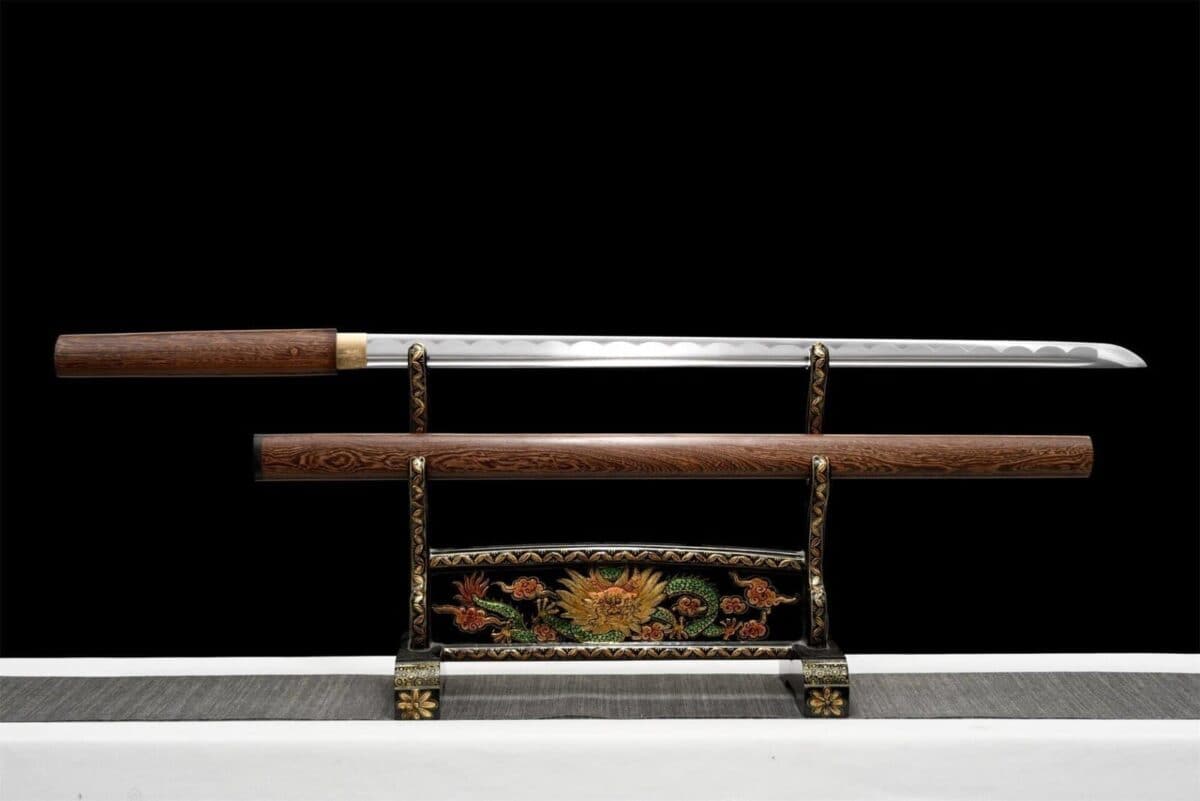Chokuto Marrón