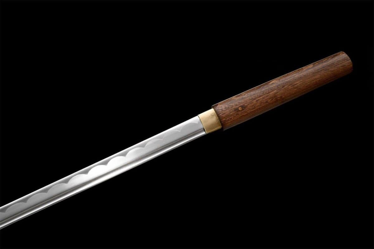 Chokuto Marrón