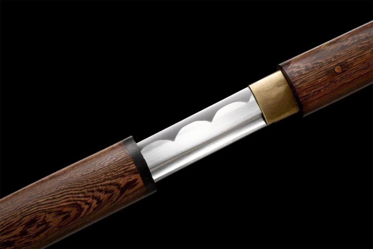 Chokuto Marrón
