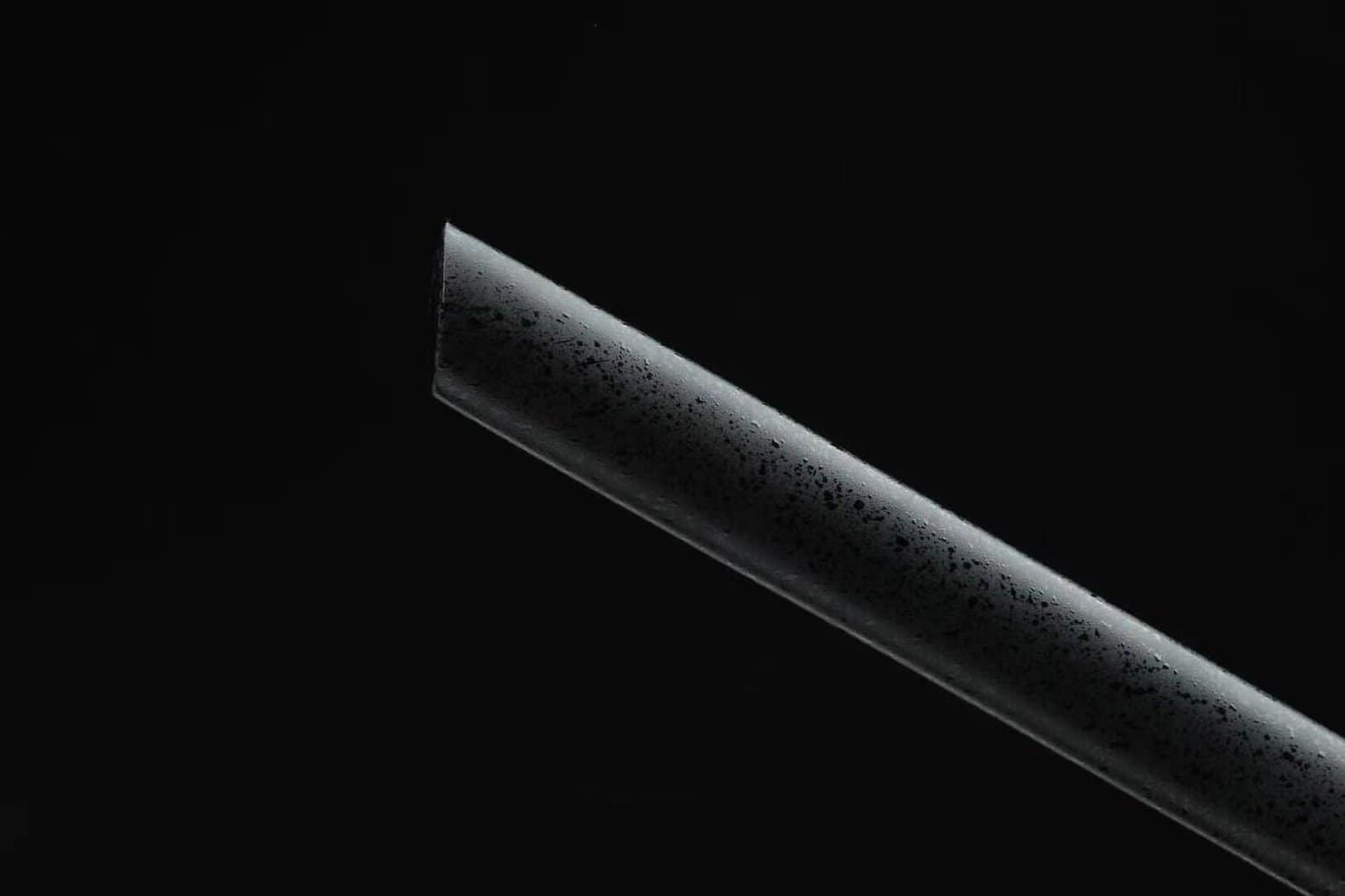 Espada de hoja recta negra