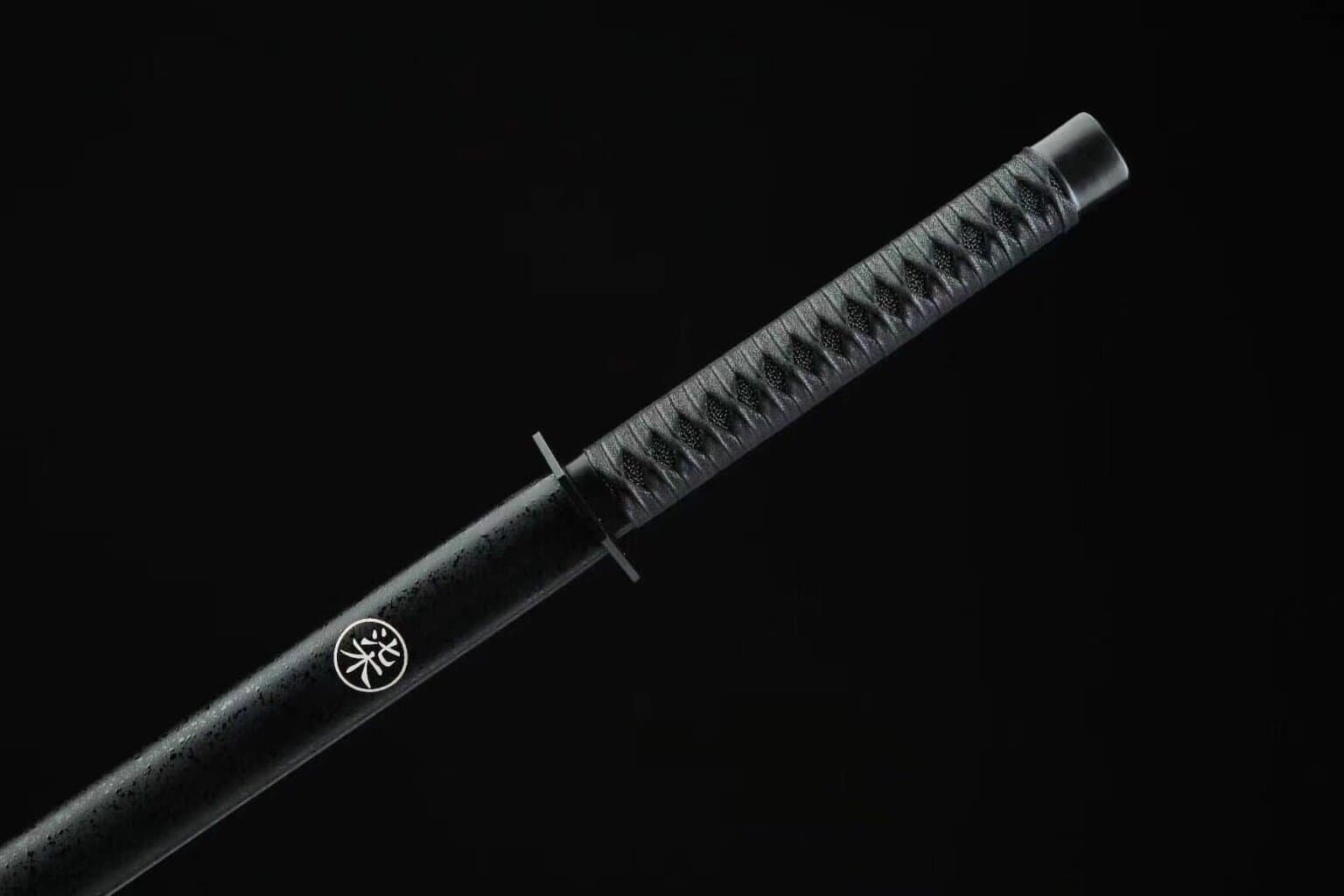 Espada de hoja recta negra
