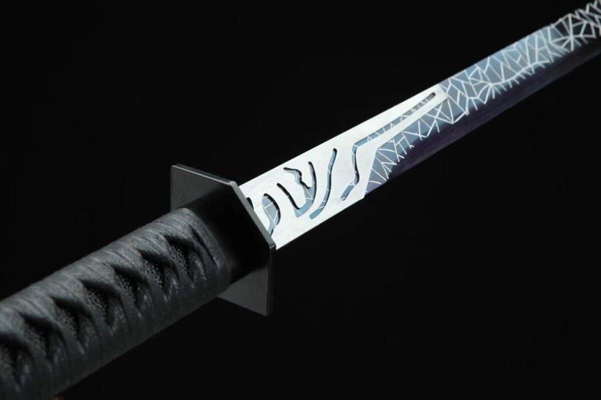 Espada de hoja recta negra