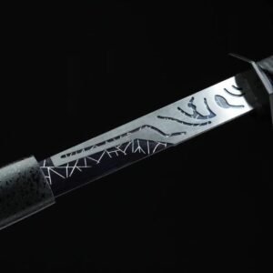 Espada de hoja recta negra
