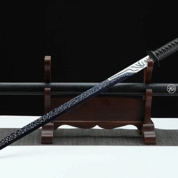 Espada de hoja recta negra