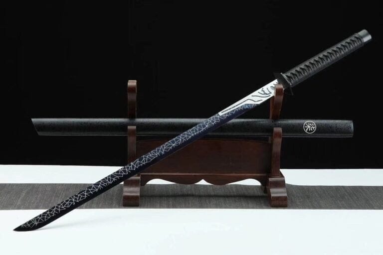 Espada de hoja recta negra