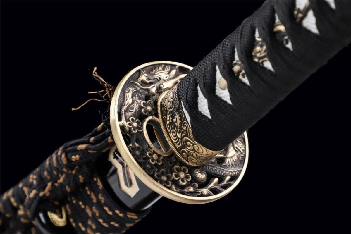Katana con hoja morada