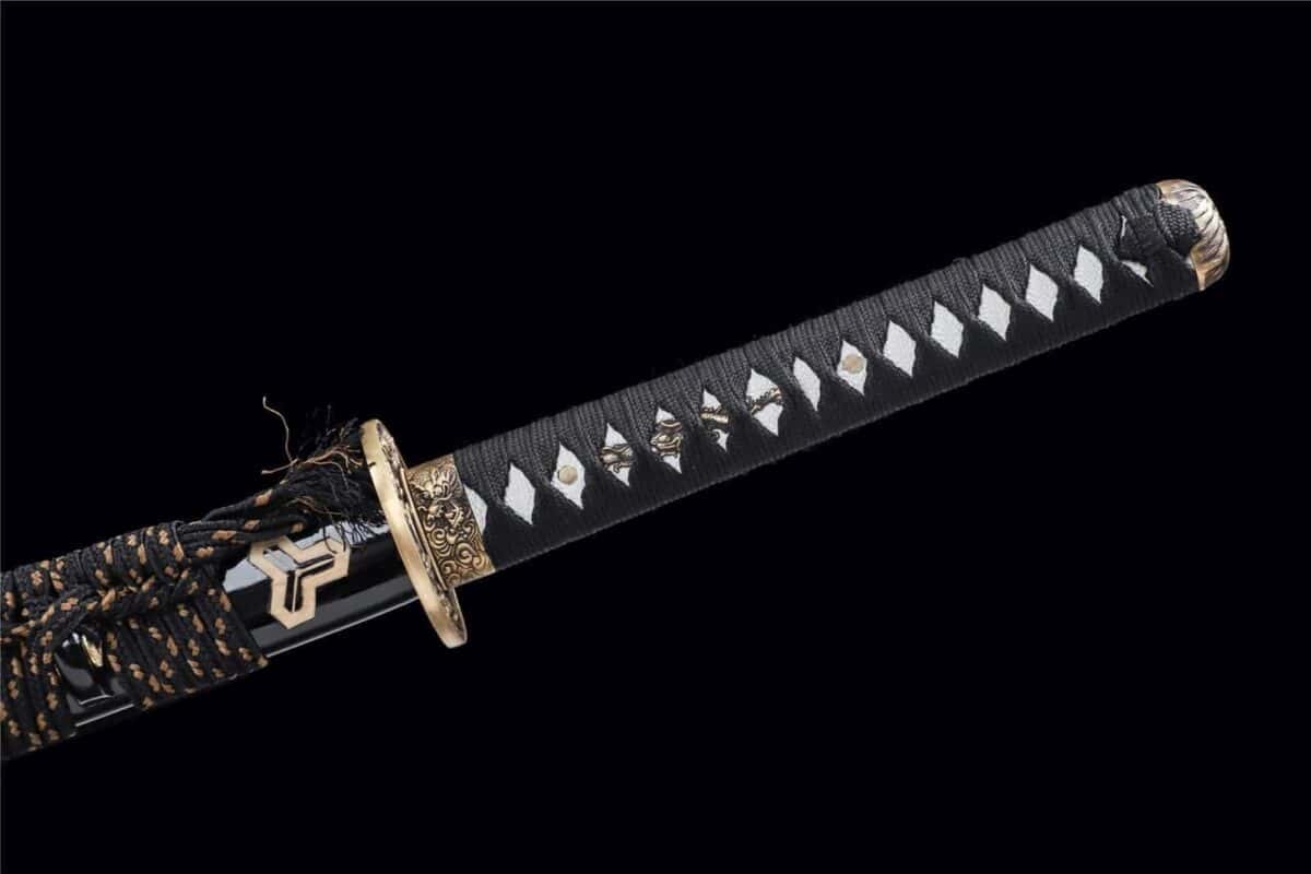 Katana con hoja morada