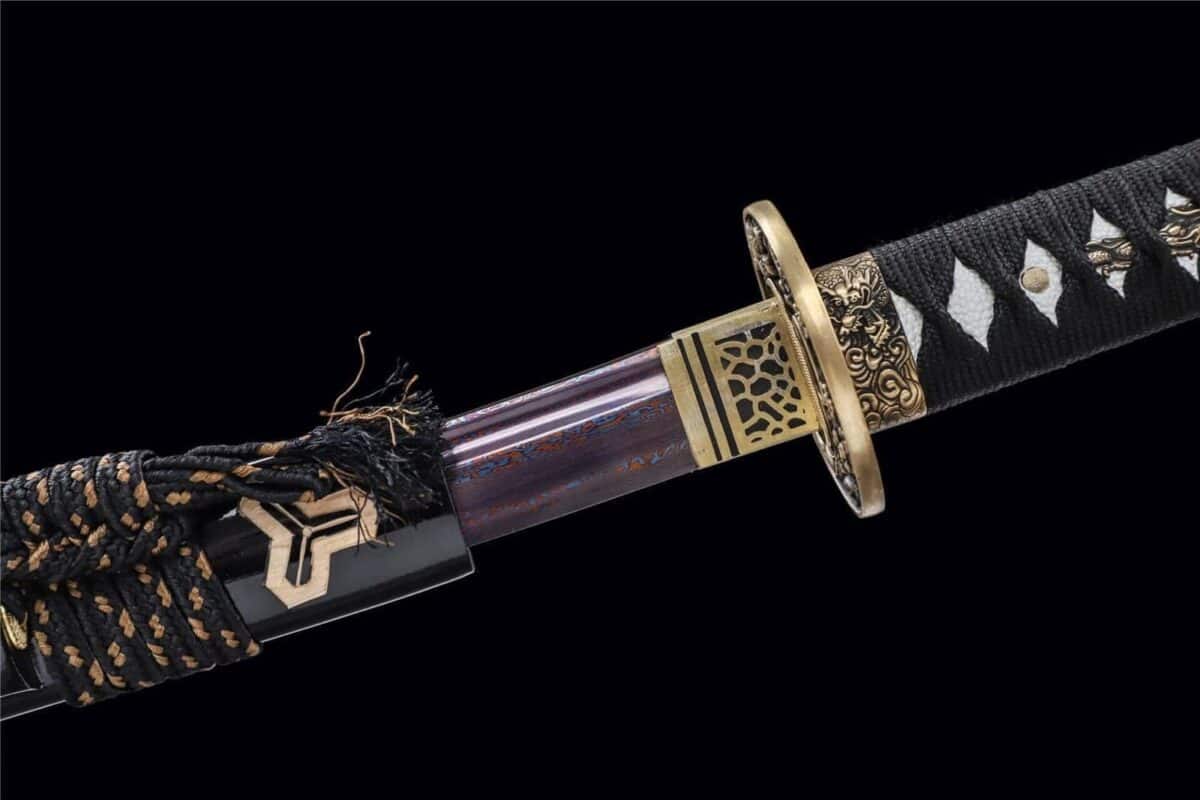 Katana con hoja morada