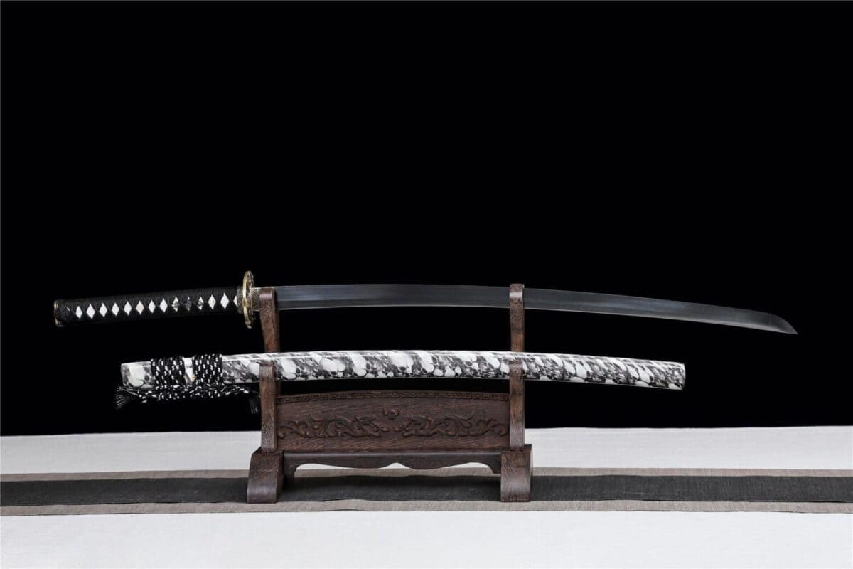 Katana Negra Funda Blanca