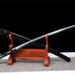 Katana Negra Hoja Blanca
