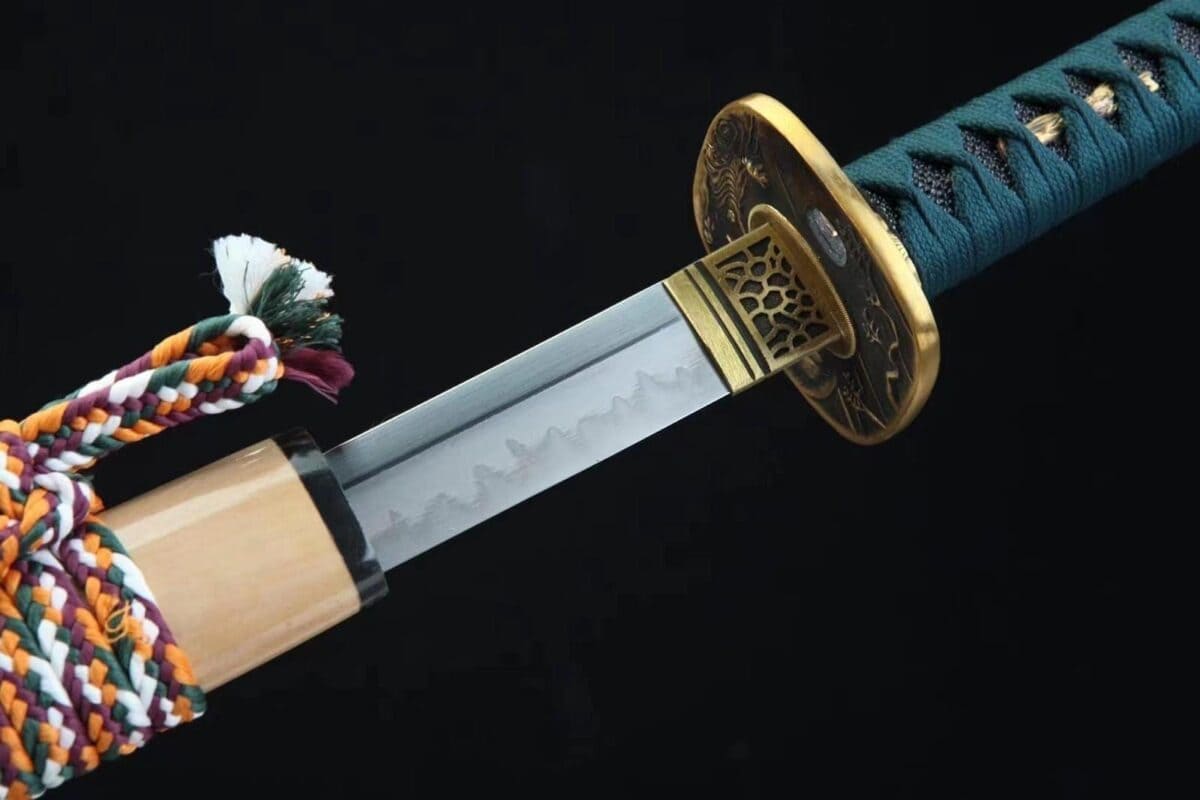 Katana Sable Verde, Hoja Afilada, Forjada a Mano