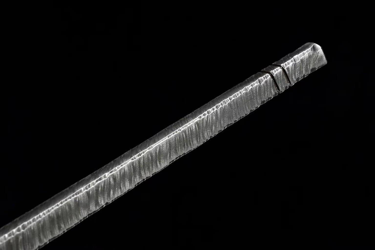 Maza de dragón de acero doblada