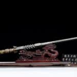 Maza de dragón de acero doblada